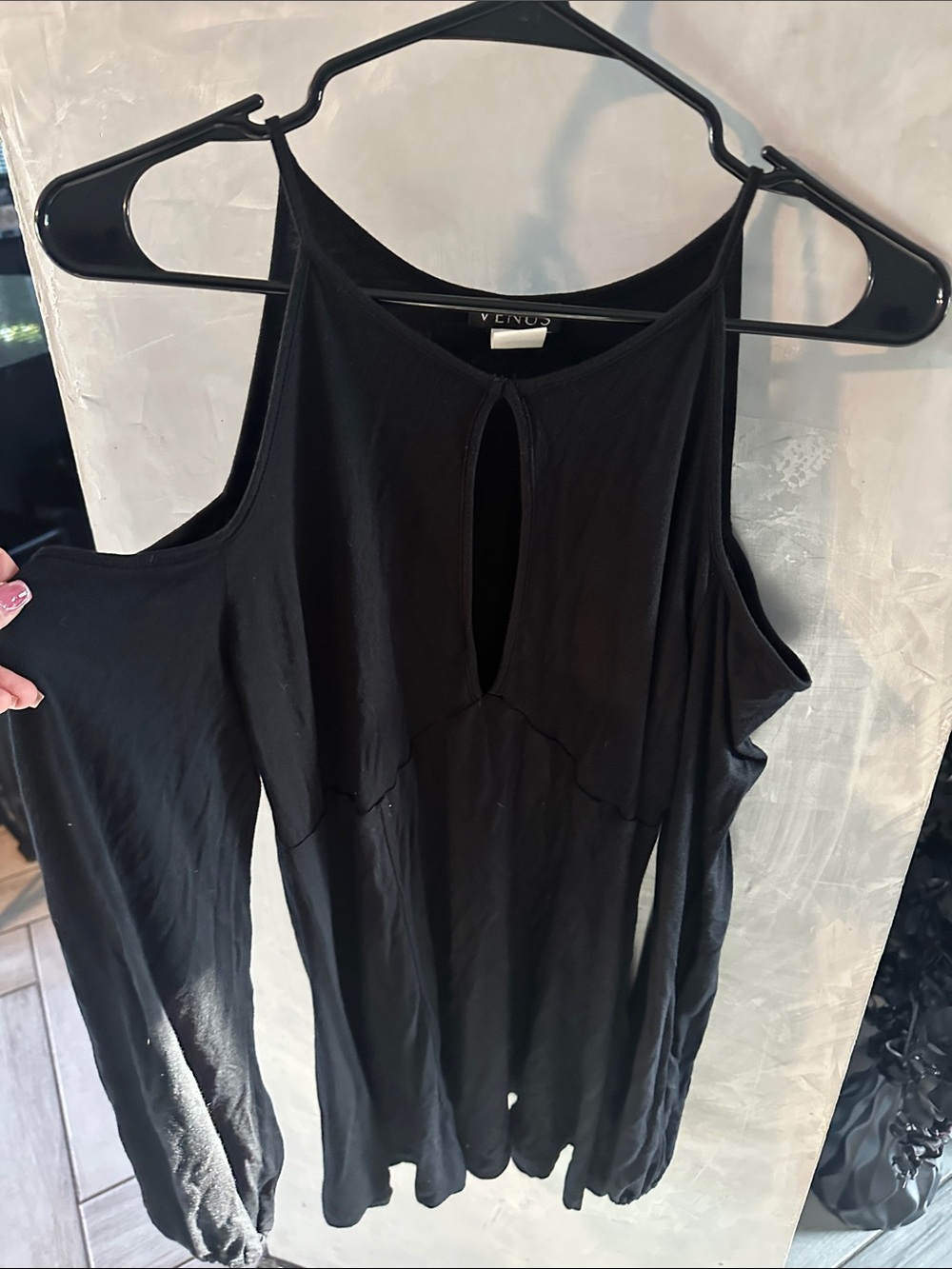 VENUS Black Cold-Shoulder Keyhole Blouse